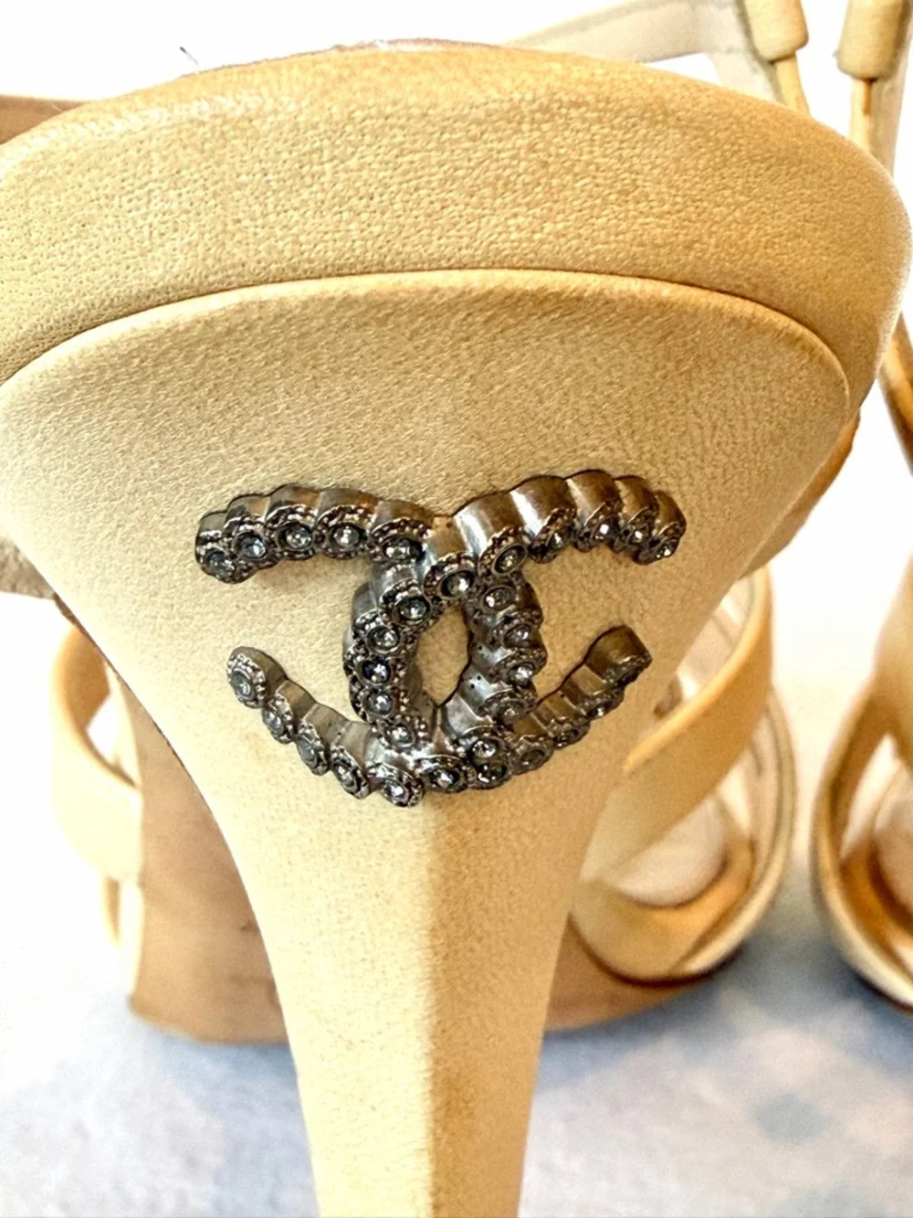 CHANEL Leather Strappy heels, Interlocking Strass CCs,quilted int, nude, 37, GUC